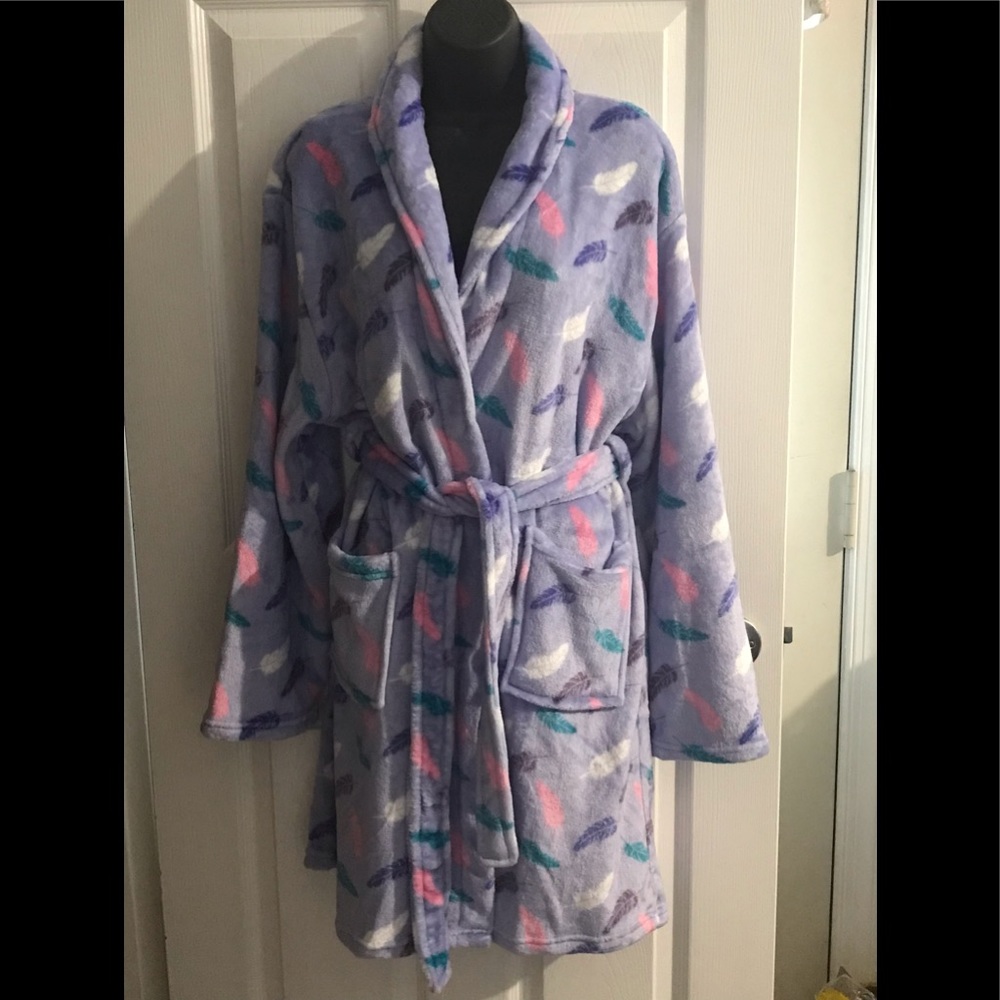 Rare, New, Hotel Spa Collection Velvet Robe, lavender with multicolored feathers